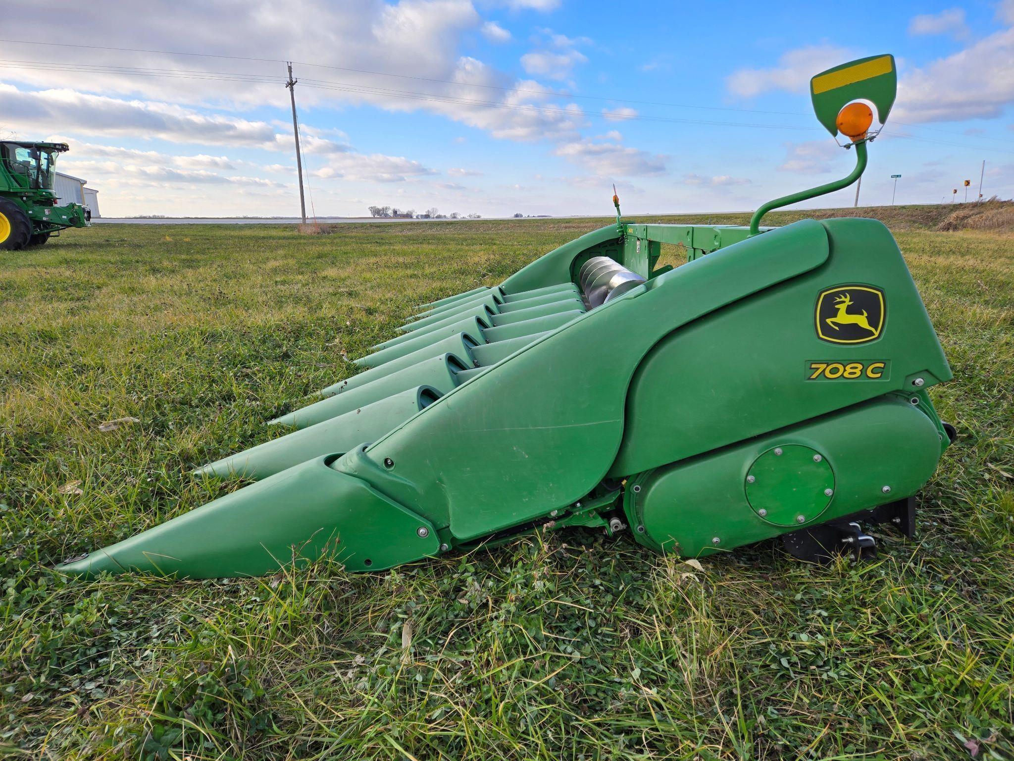 2019 John Deere 708C Image 2
