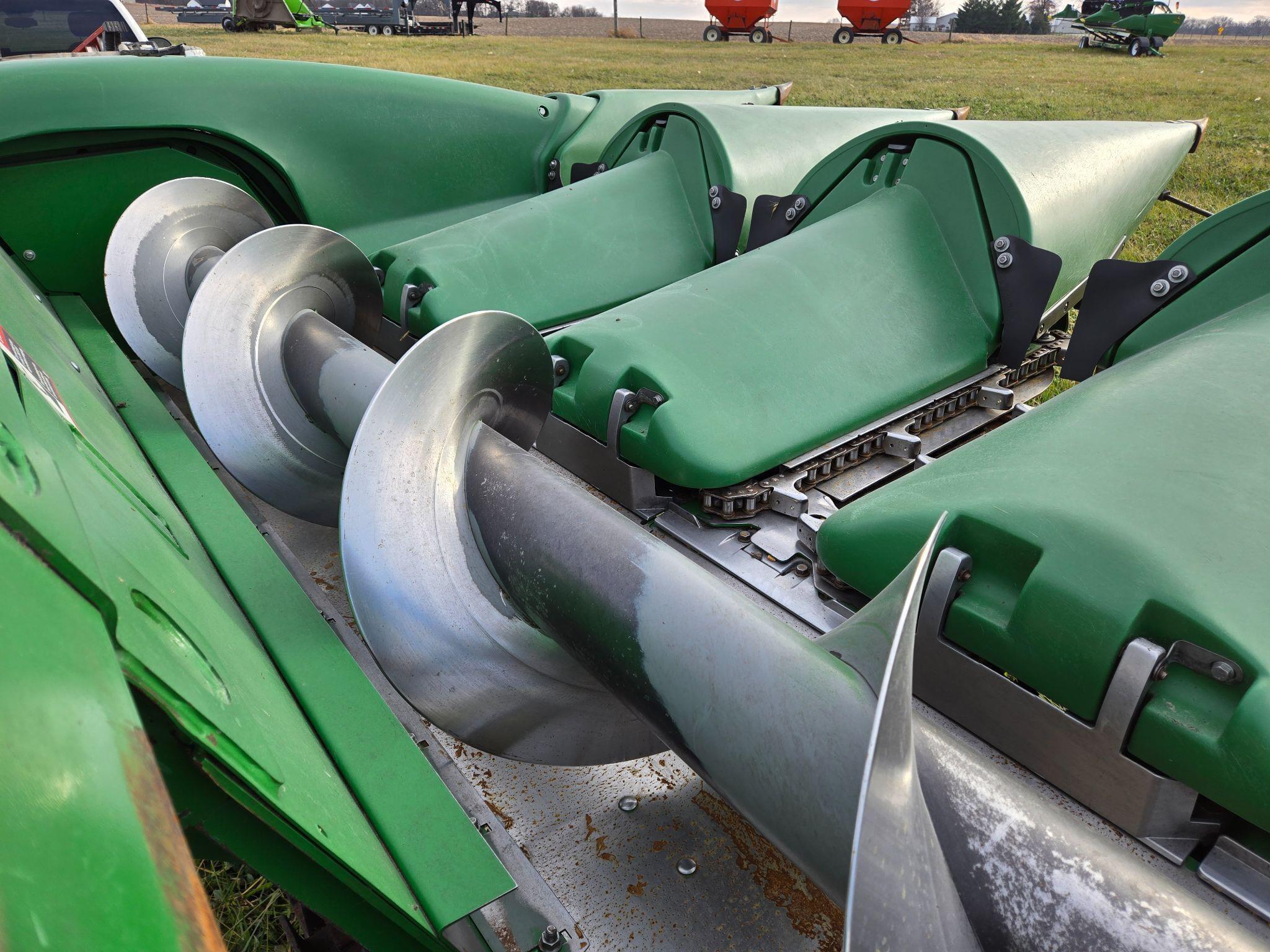 2019 John Deere 708C Image 9