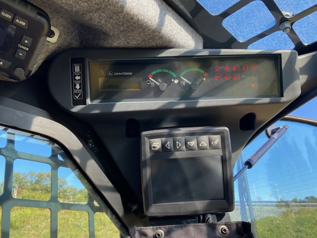 2024 John Deere 317G Image 6