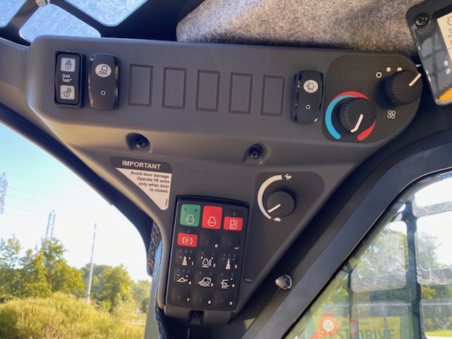2024 John Deere 317G Image 7