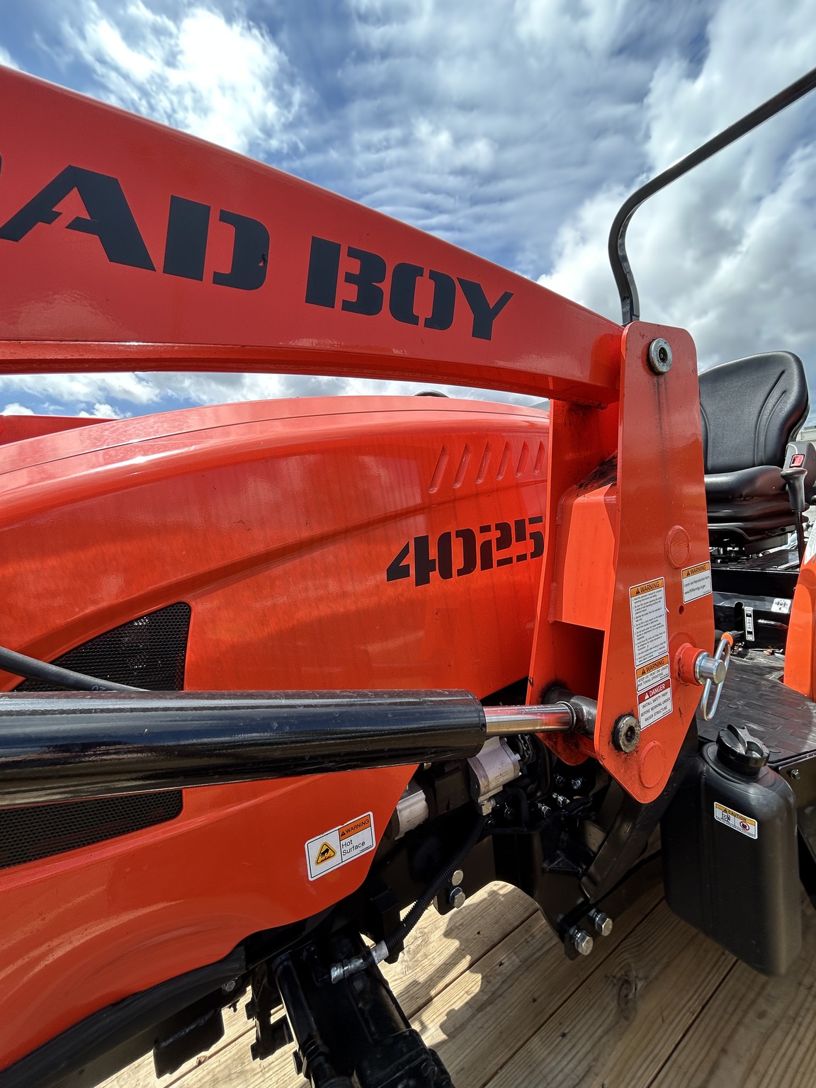 2025 Bad Boy 4025H Image 9