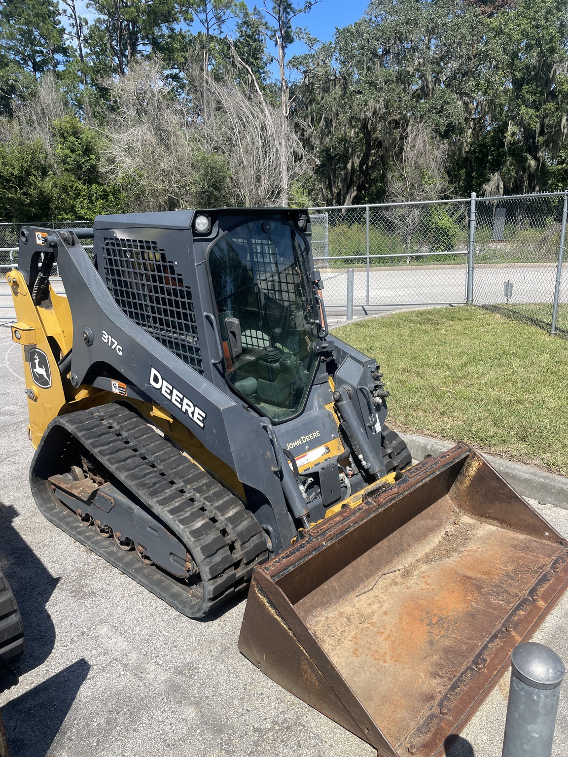 2022 John Deere 317G Image 1