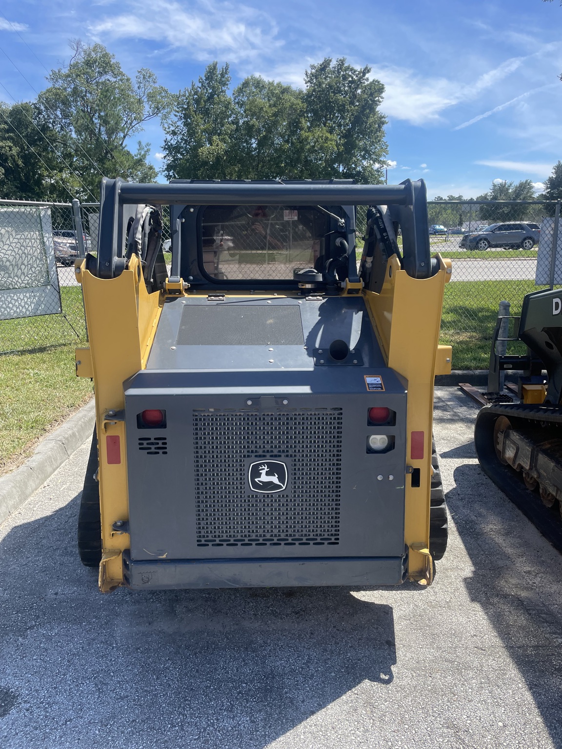 2022 John Deere 317G Image 6