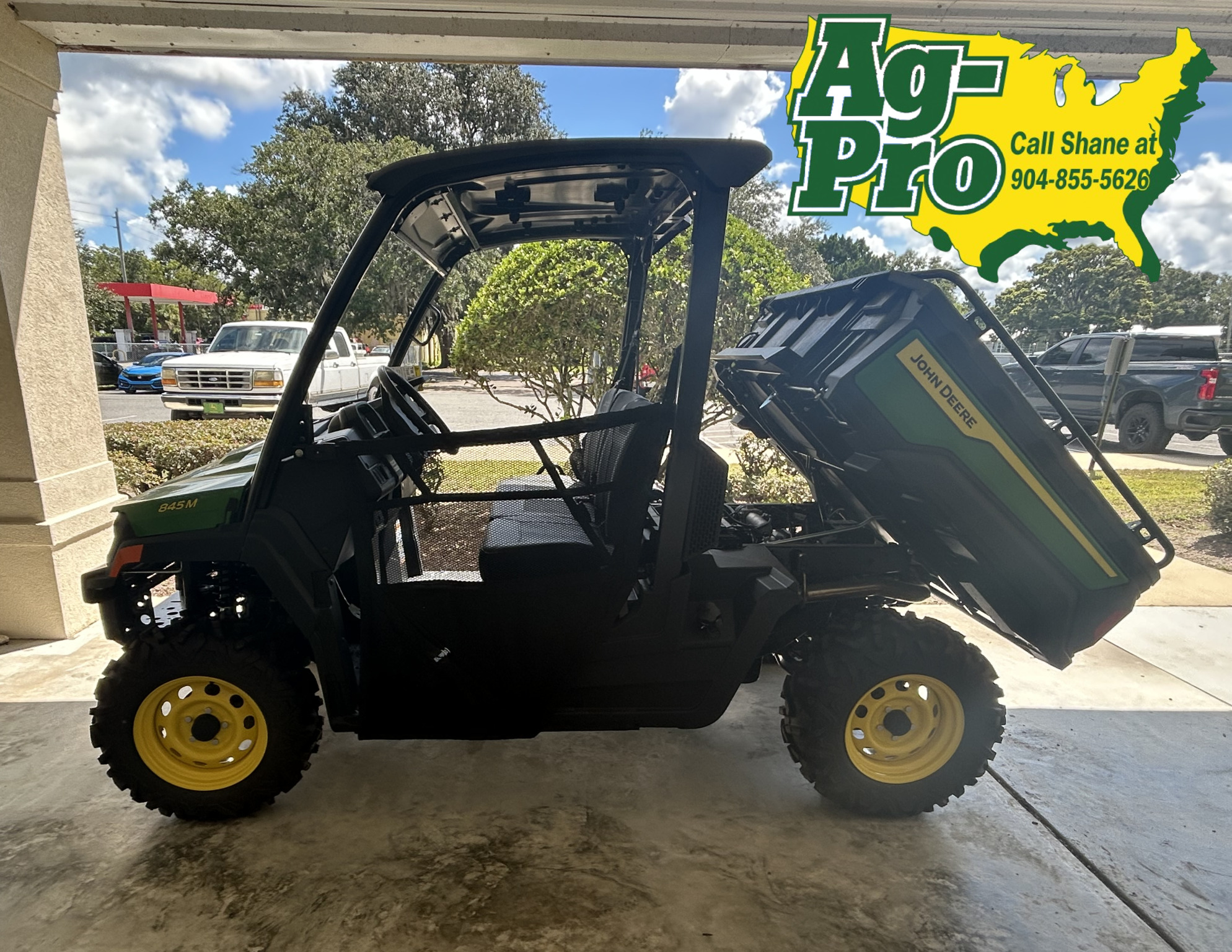 2025 John Deere XUV845M Image 1