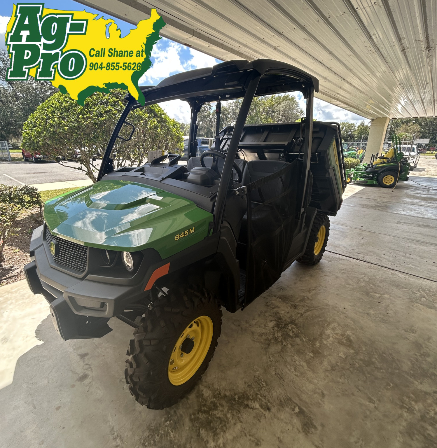 2025 John Deere XUV845M Image 2