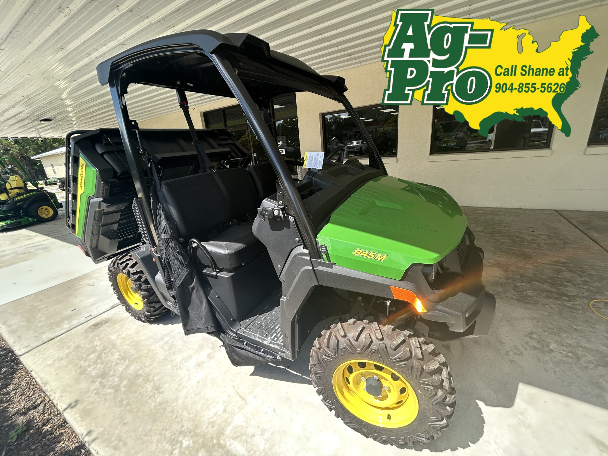2025 John Deere XUV845M Image 4
