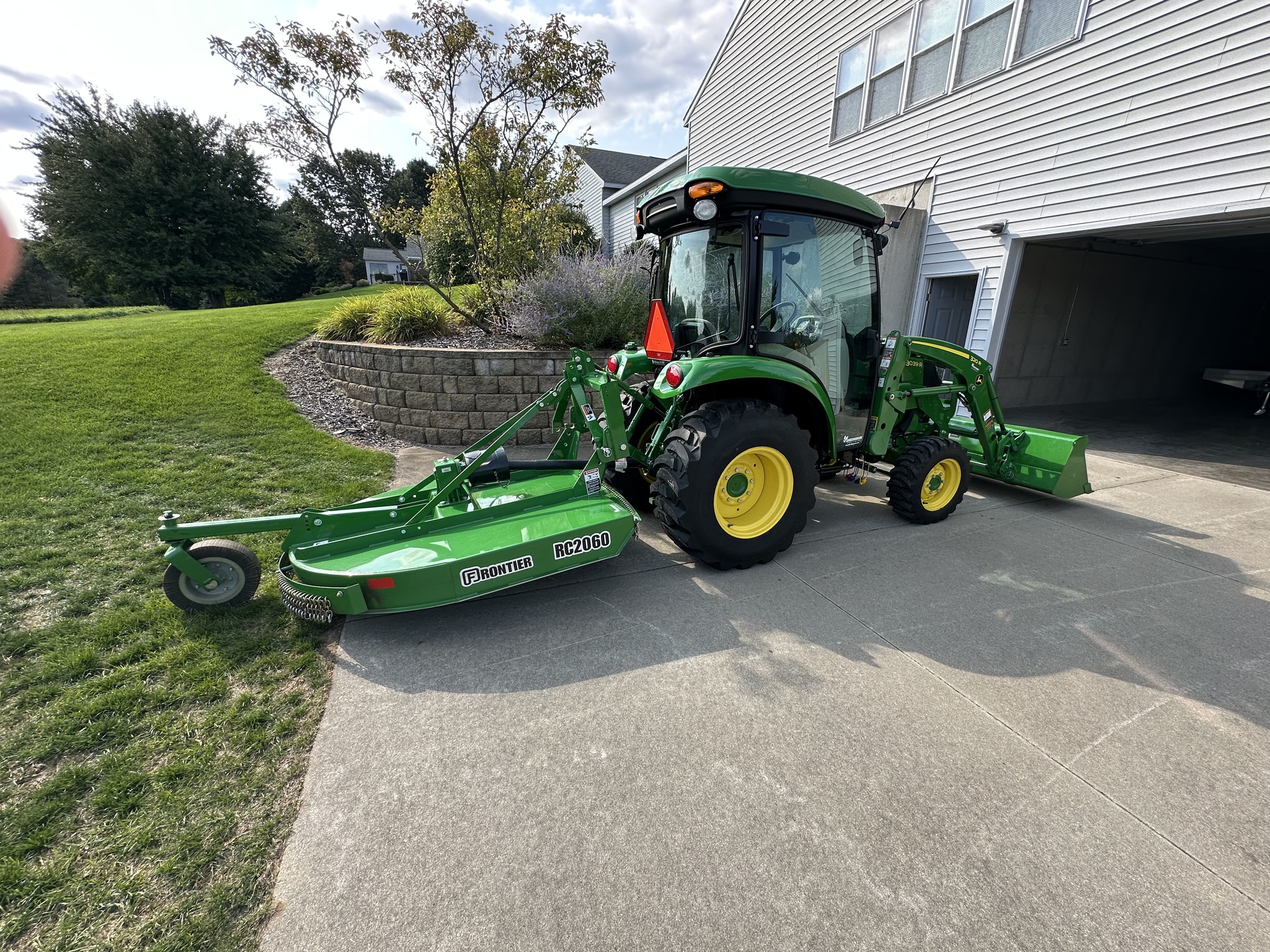 2022 Frontier RC2060 Image 2