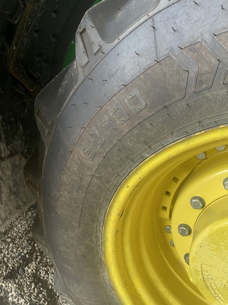 2013 John-Deere 7200R