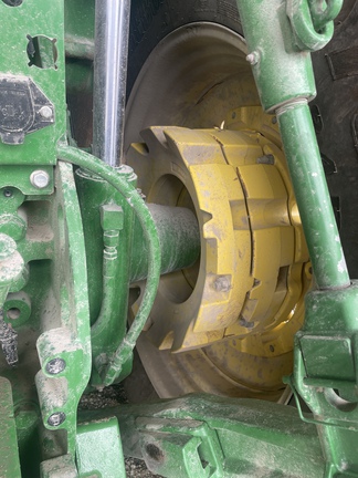 2013 John-Deere 7200R