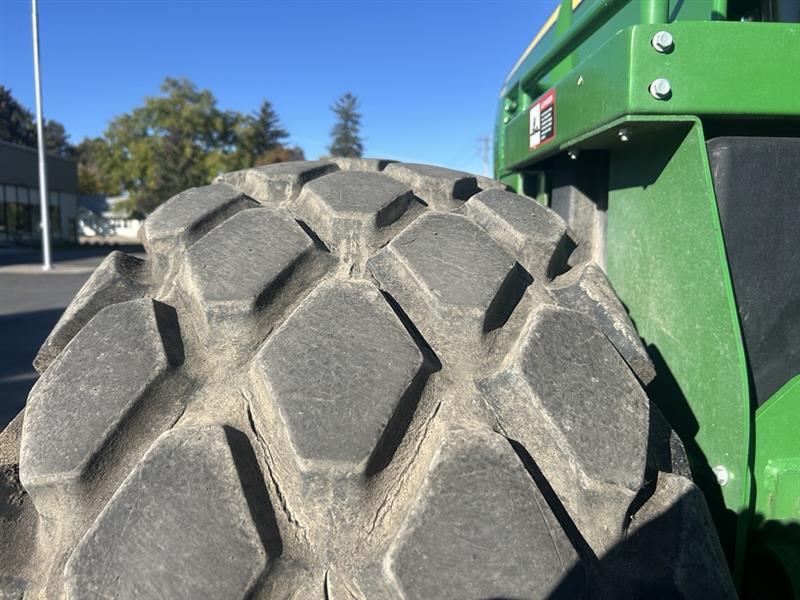 2015 John Deere W235 Image 10