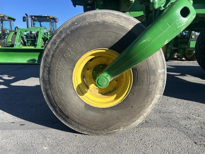 2015 John Deere W235 Image 11