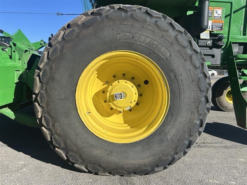 2015 John Deere W235 Image 16