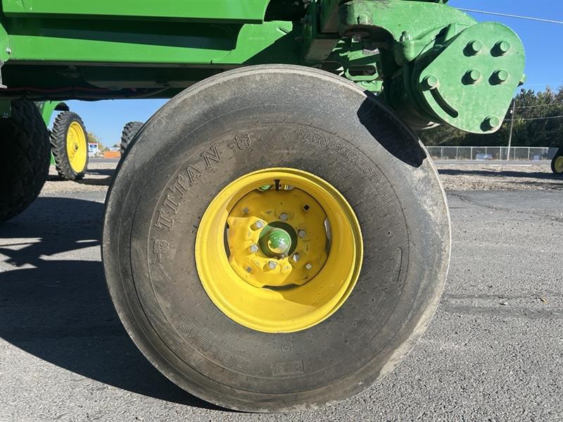 2015 John Deere W235 Image 18