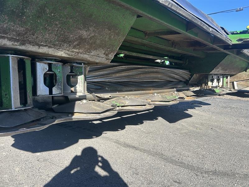 2015 John Deere W235 Image 28