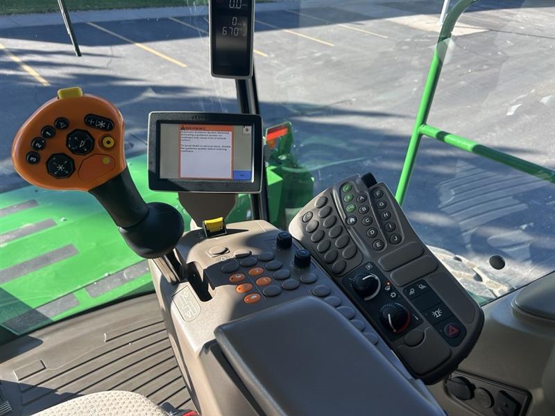 2015 John Deere W235 Image 31