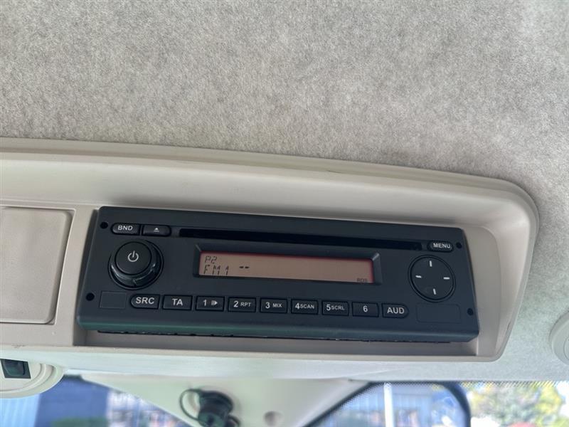 2015 John Deere W235 Image 32