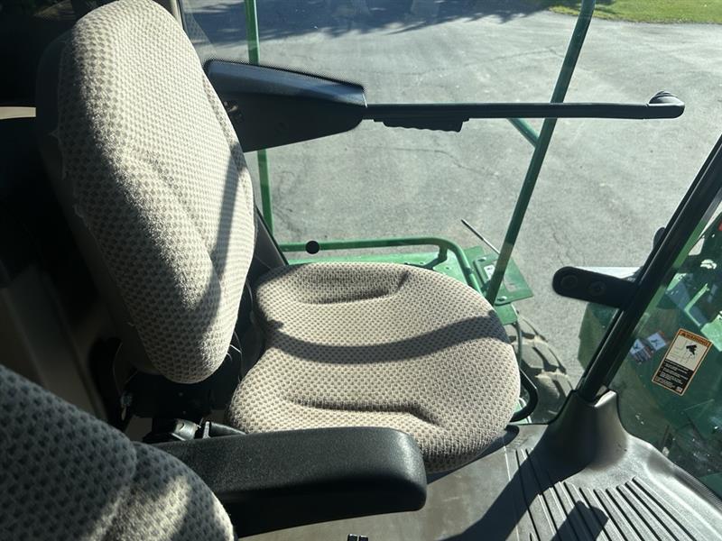 2015 John Deere W235 Image 33