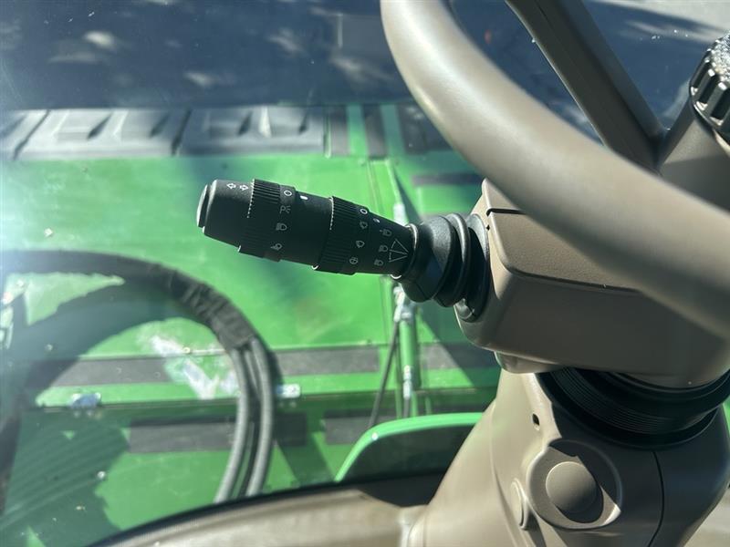 2015 John Deere W235 Image 35