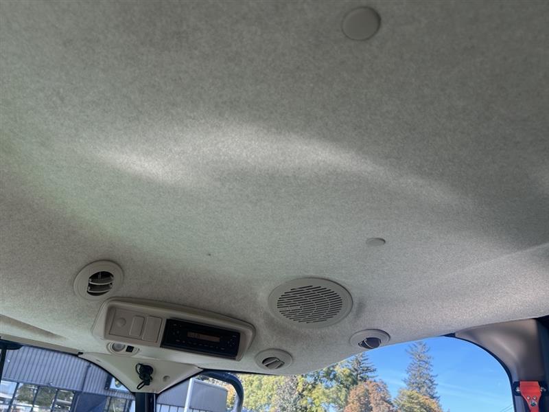 2015 John Deere W235 Image 38