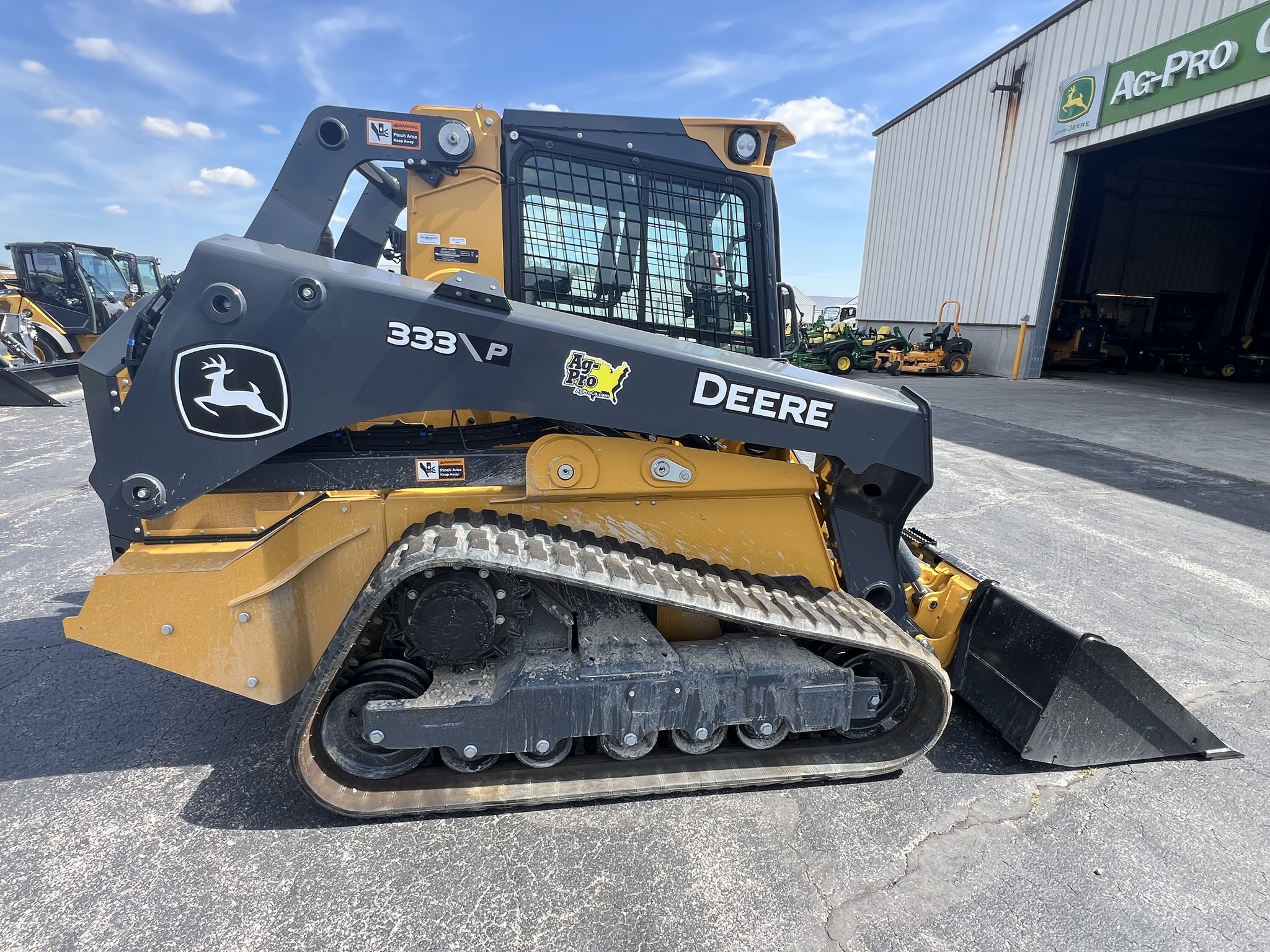 2025 John Deere 333 P Image 2