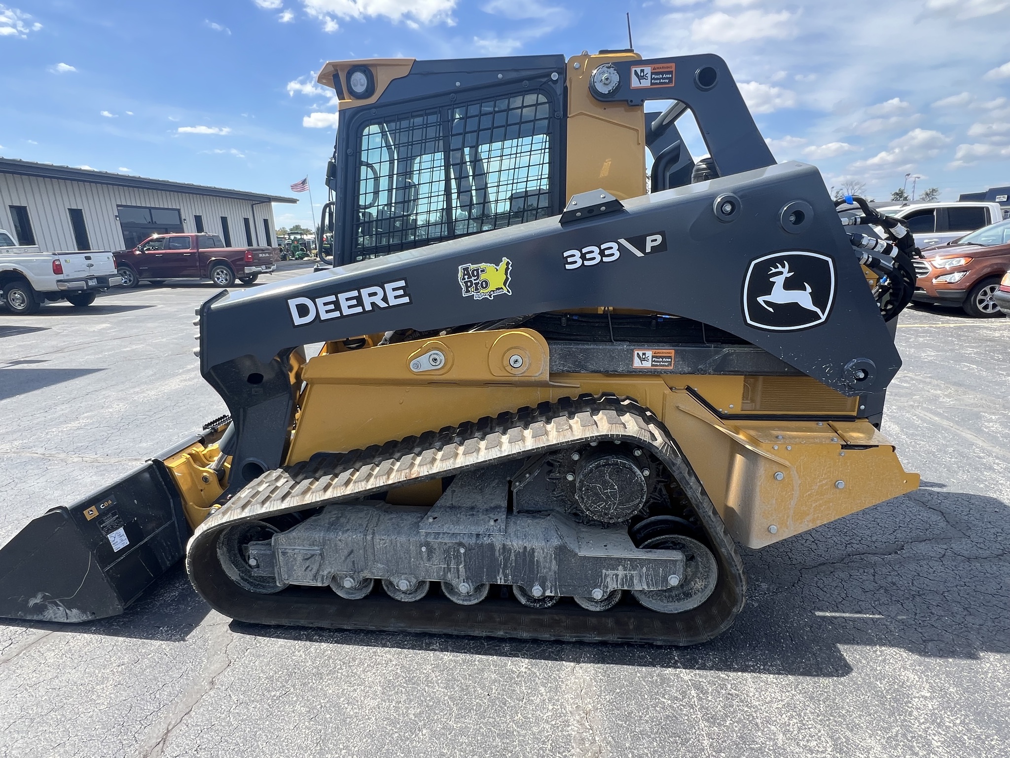 2025 John Deere 333 P Image 3