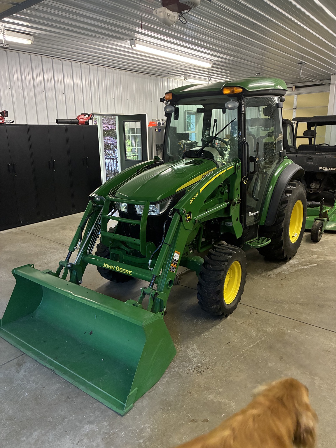 2022 John Deere 3046R Image 4