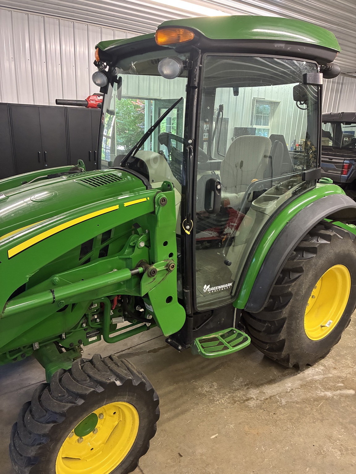 2022 John Deere 3046R Image 1