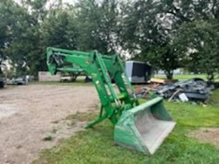 2013 John Deere 6125R Utility Tractors