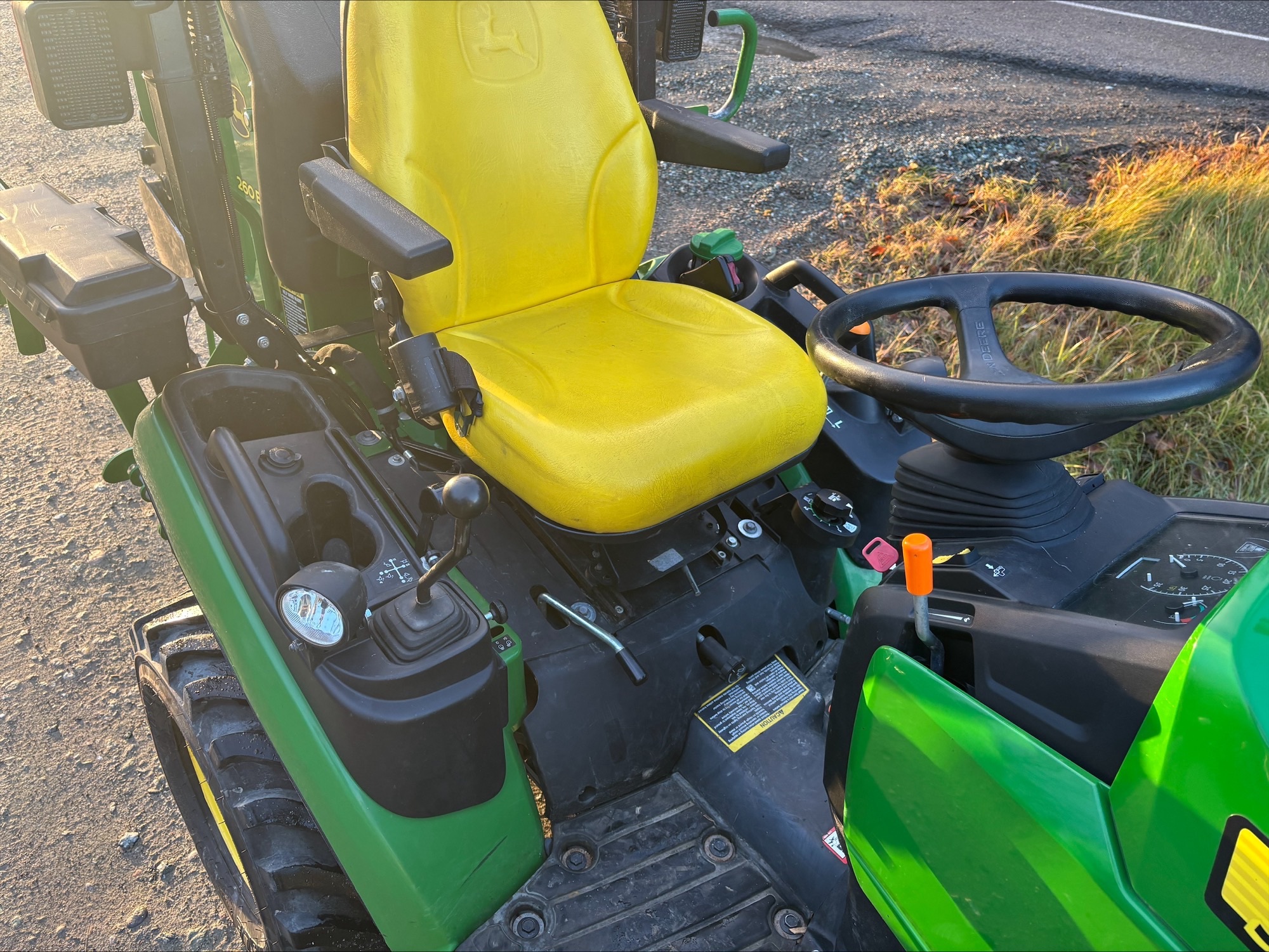 2018 John Deere 1025R Image 4