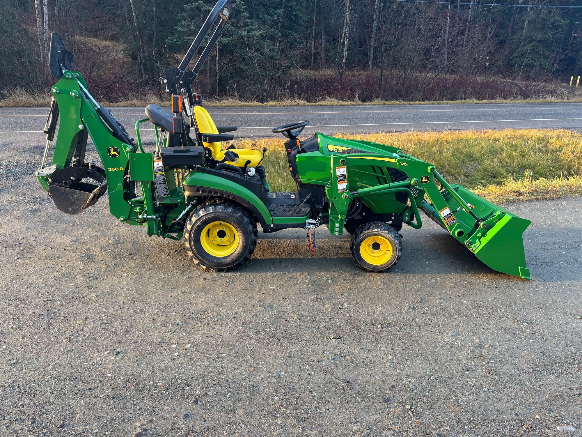 2018 John Deere 1025R Image 1