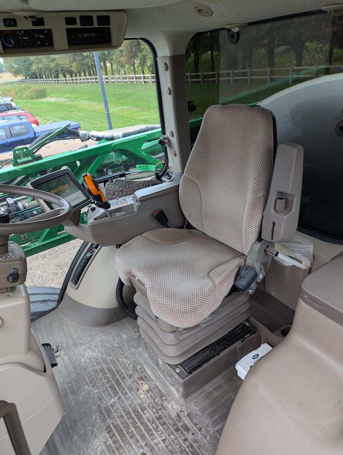 2015 John Deere R4038 Image 9