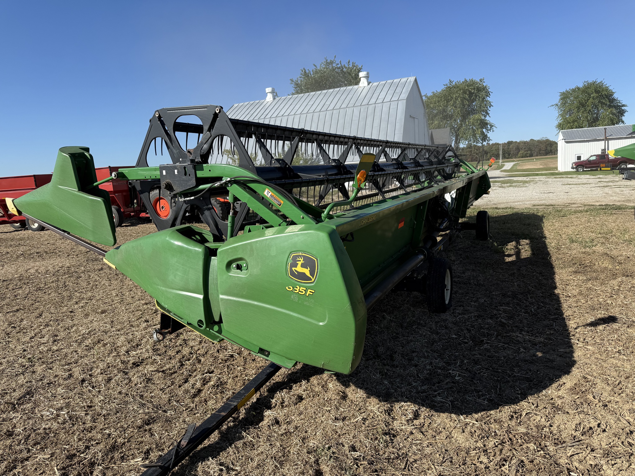 2011 John Deere 635F Image 2
