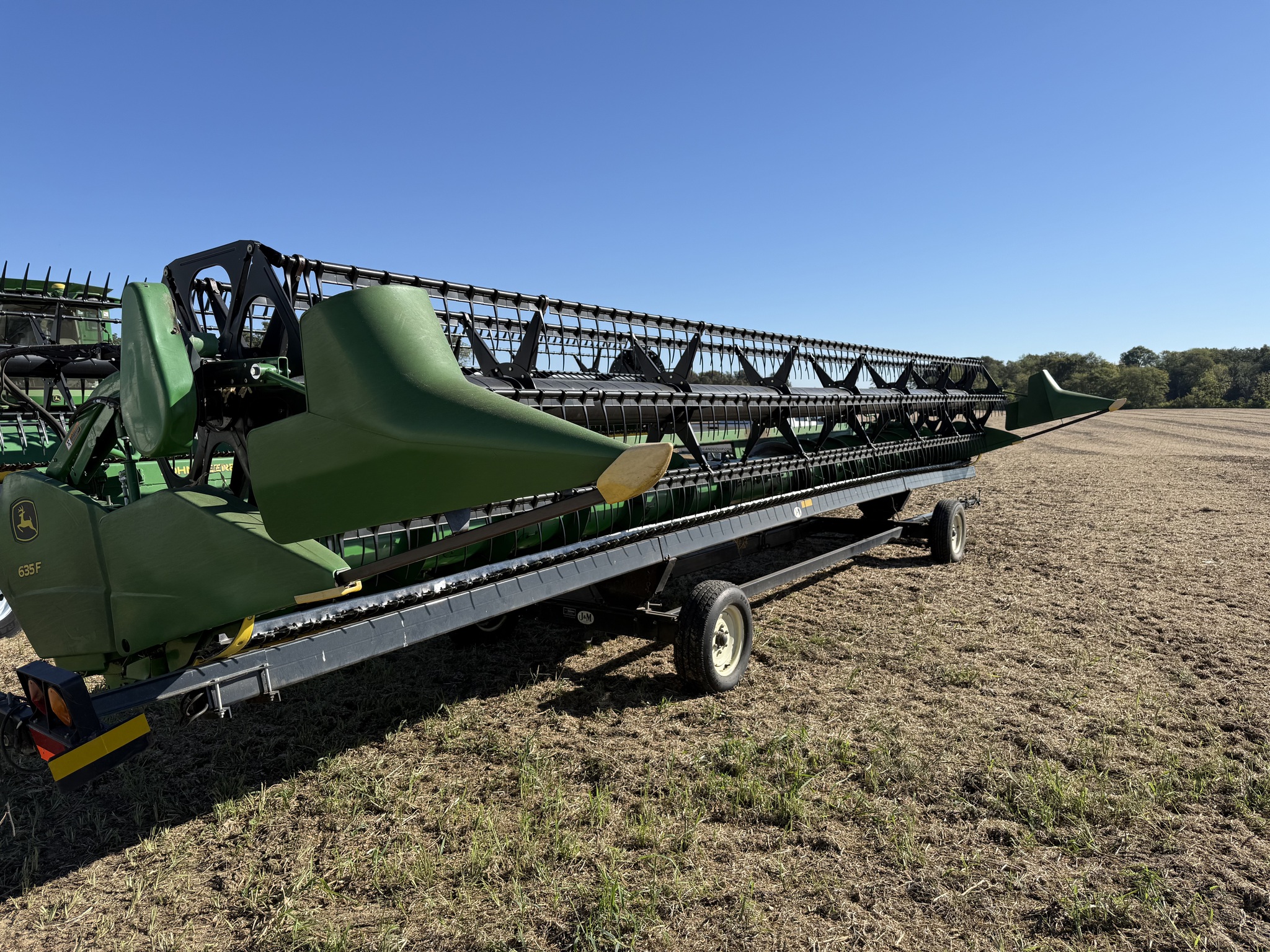 2011 John Deere 635F Image 8