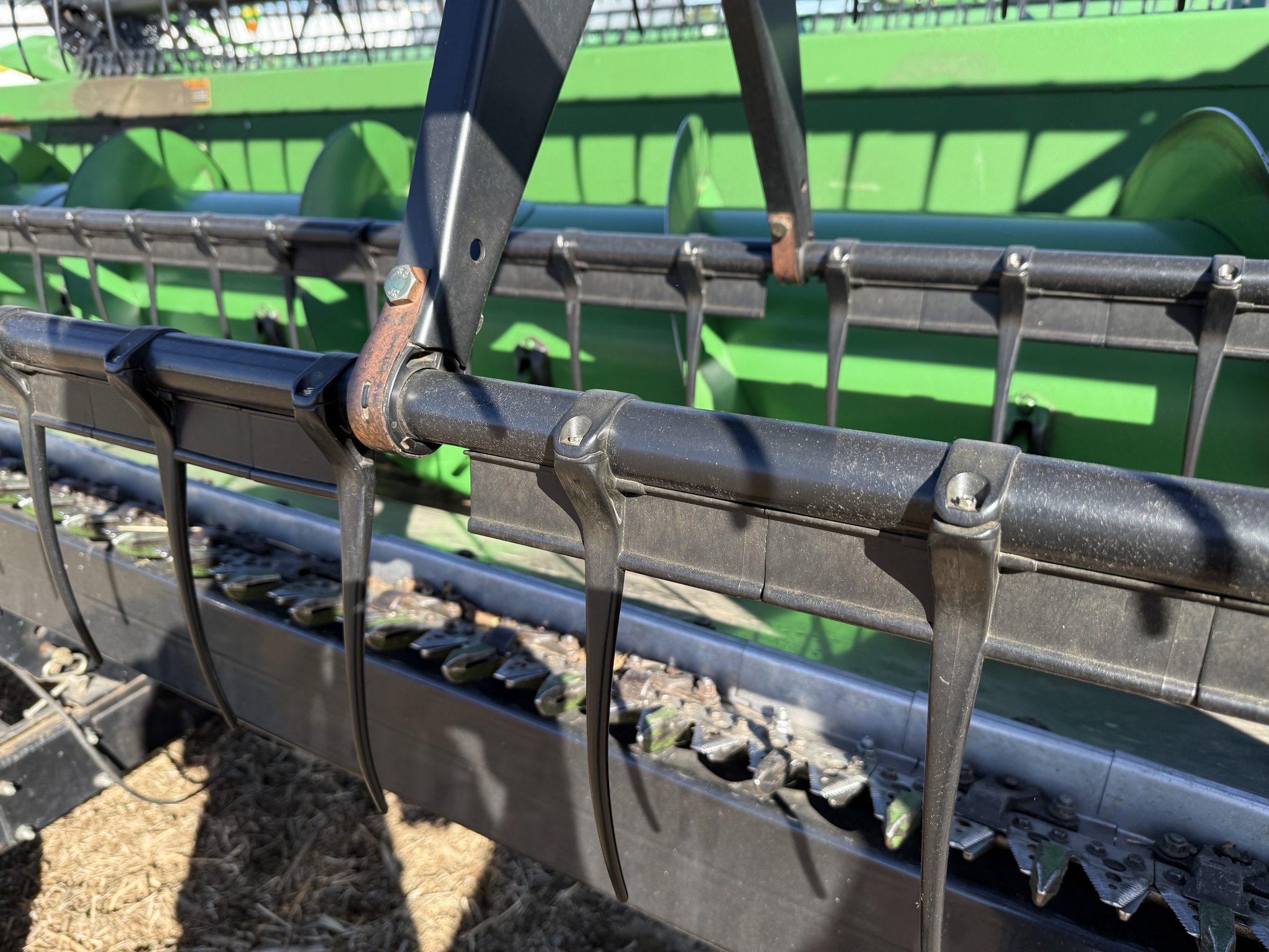 2011 John Deere 635F Image 11