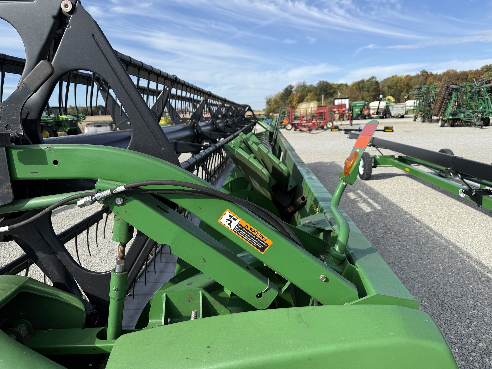 2011 John Deere 635F Image 6