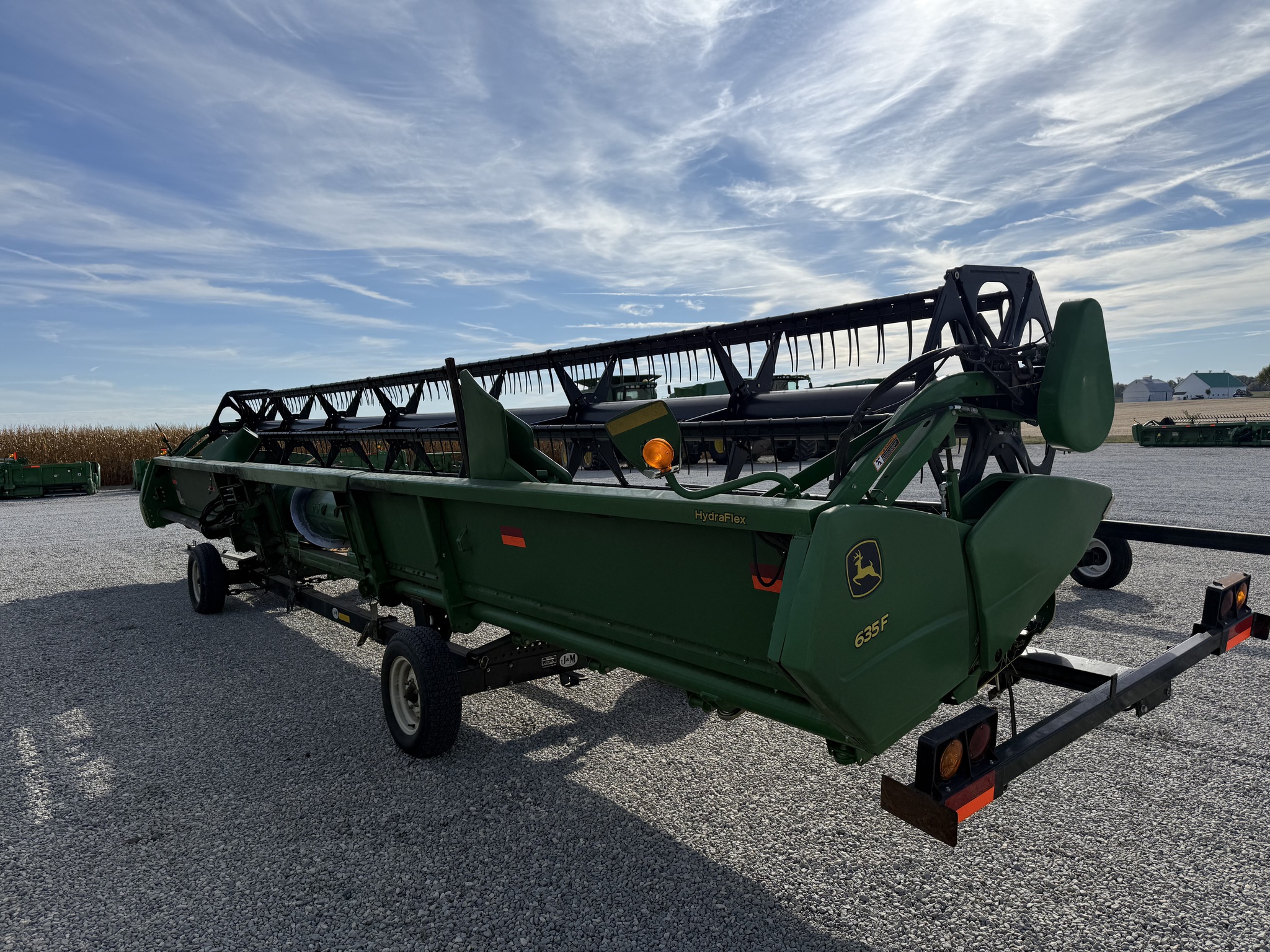 2011 John Deere 635F Image 3