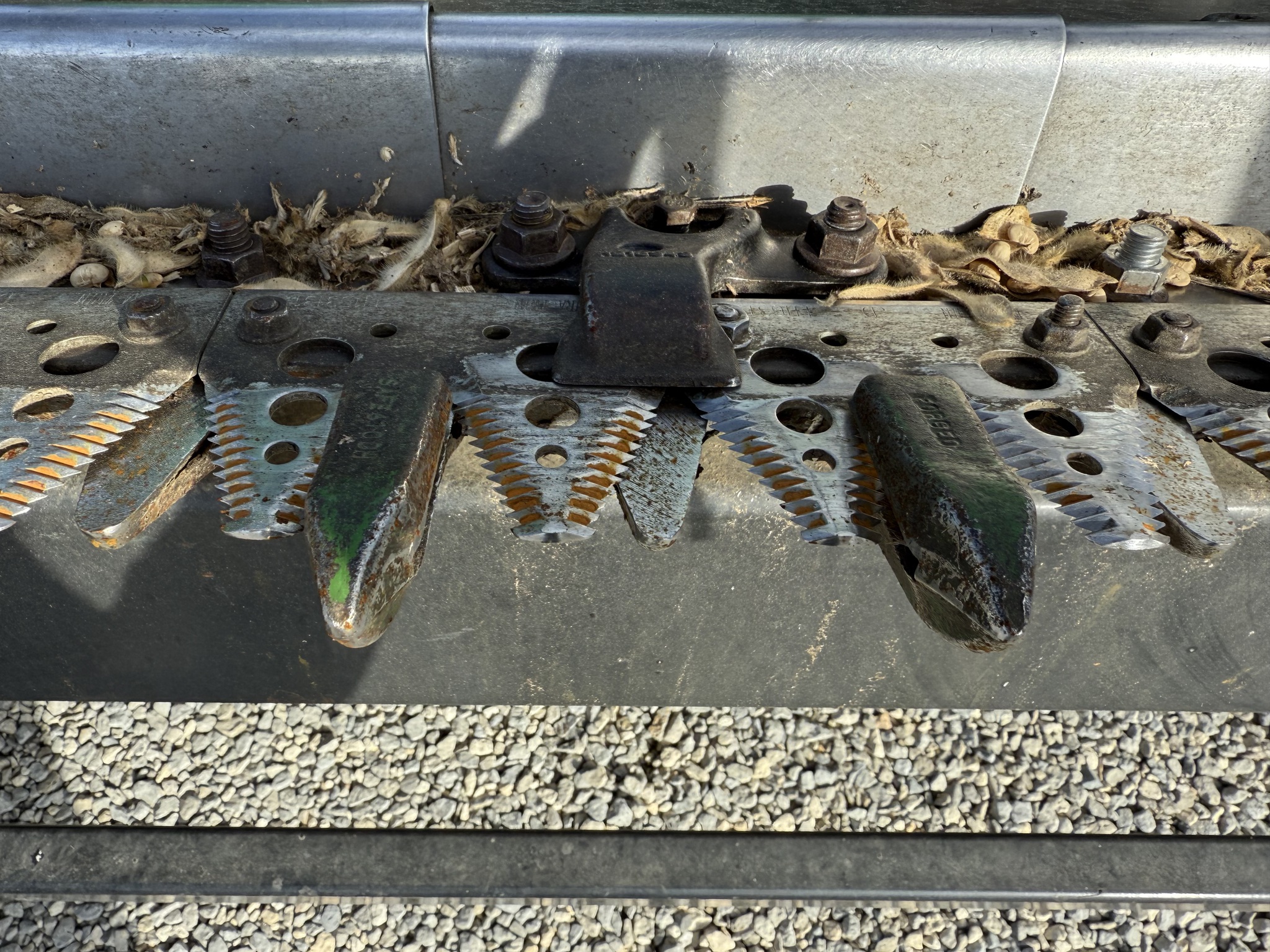 2011 John Deere 635F Image 8