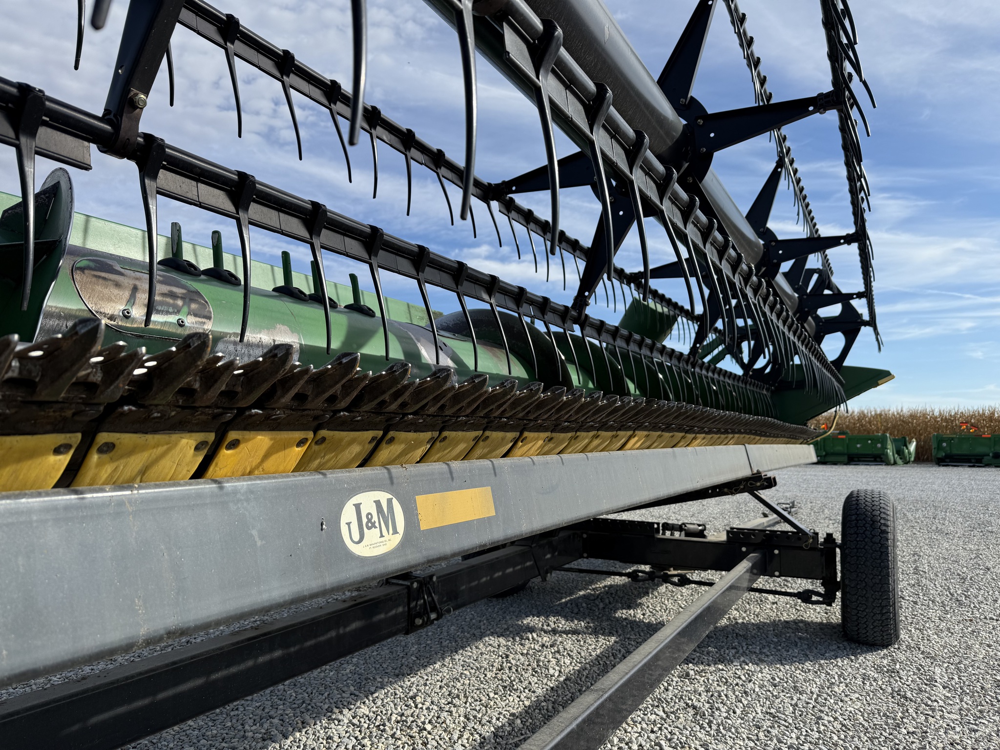 2011 John Deere 635F Image 10