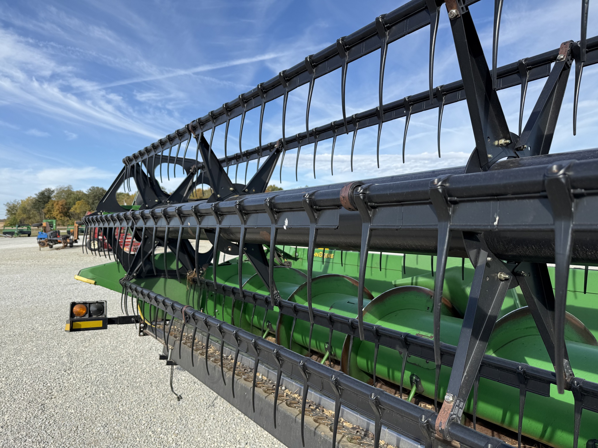 2011 John Deere 635F Image 12