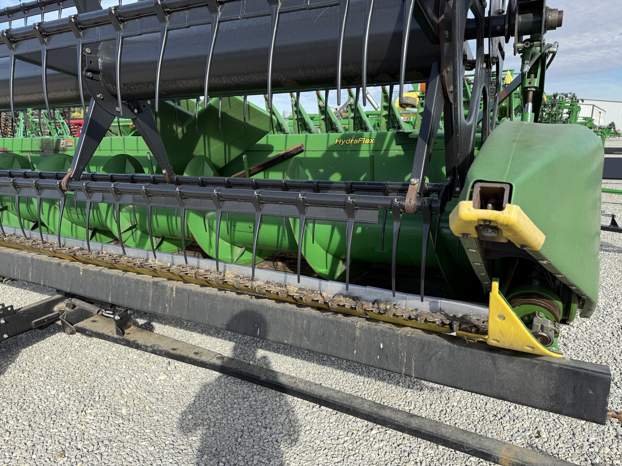 2011 John Deere 635F Image 5