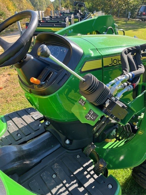 2024 John Deere 3025E Image 4