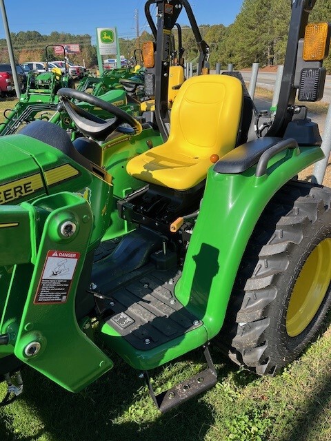 2024 John Deere 3025E Image 9