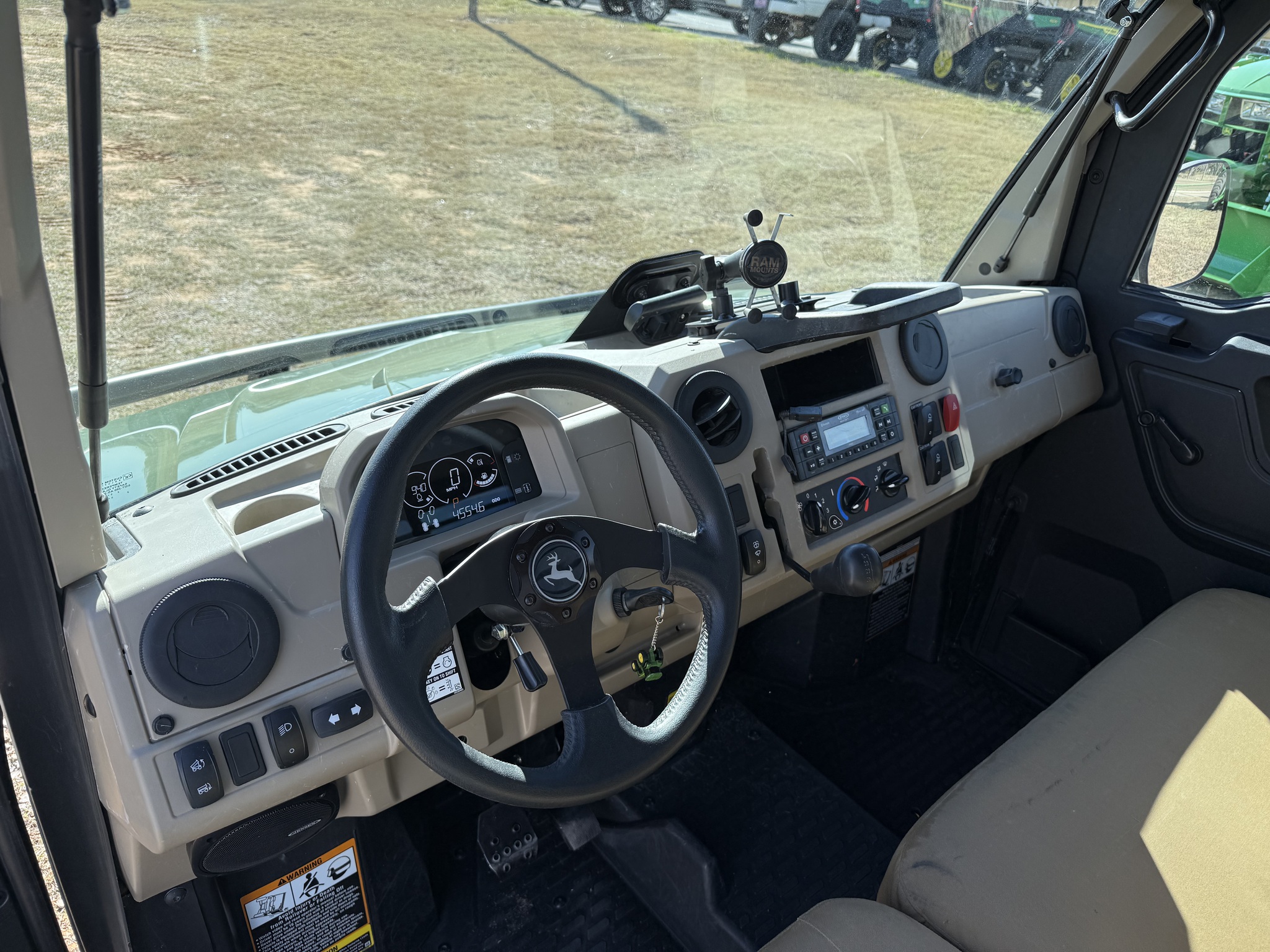 2023 John Deere XUV 835R Image 9