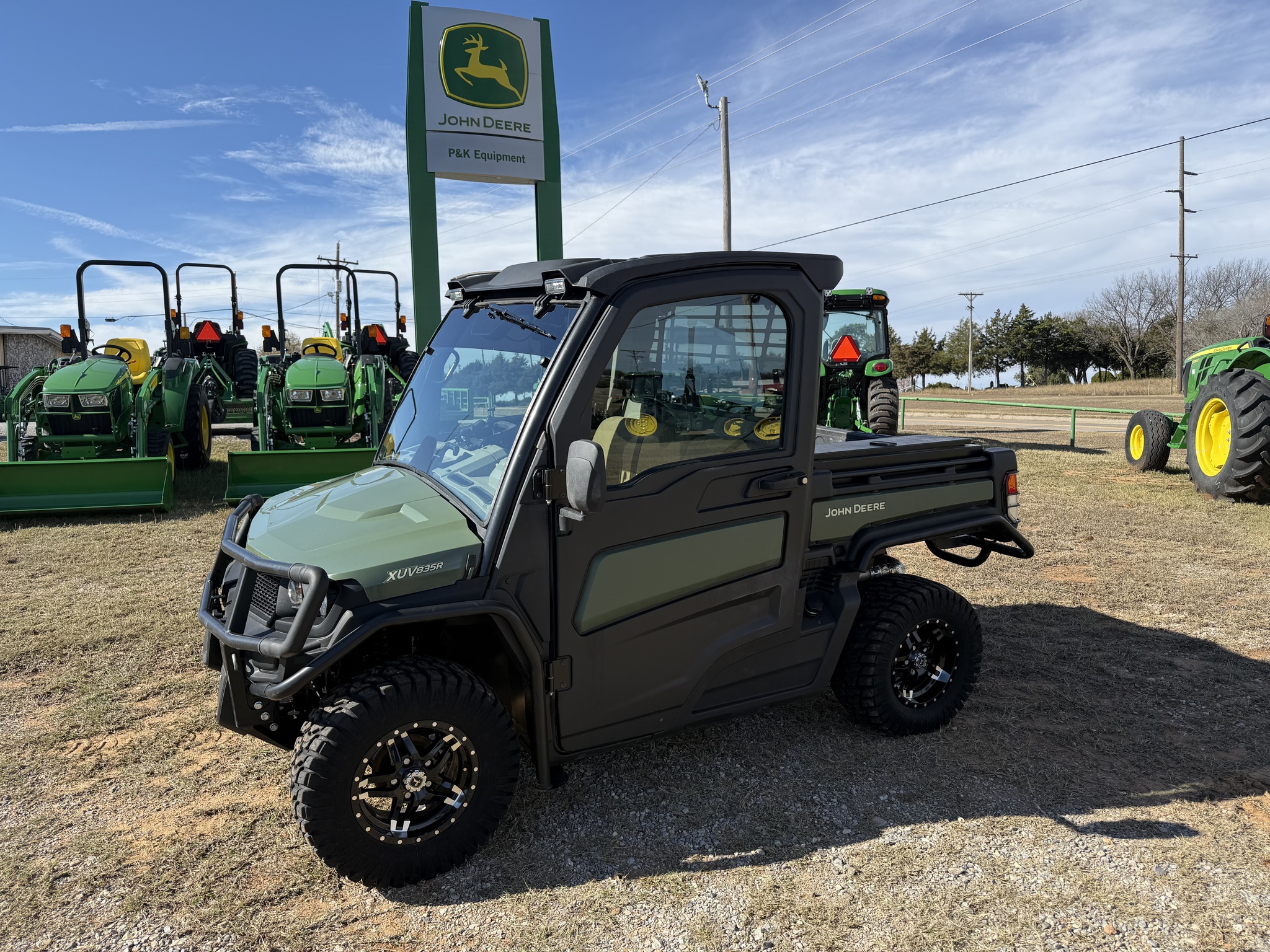 2023 John Deere XUV 835R Image 1