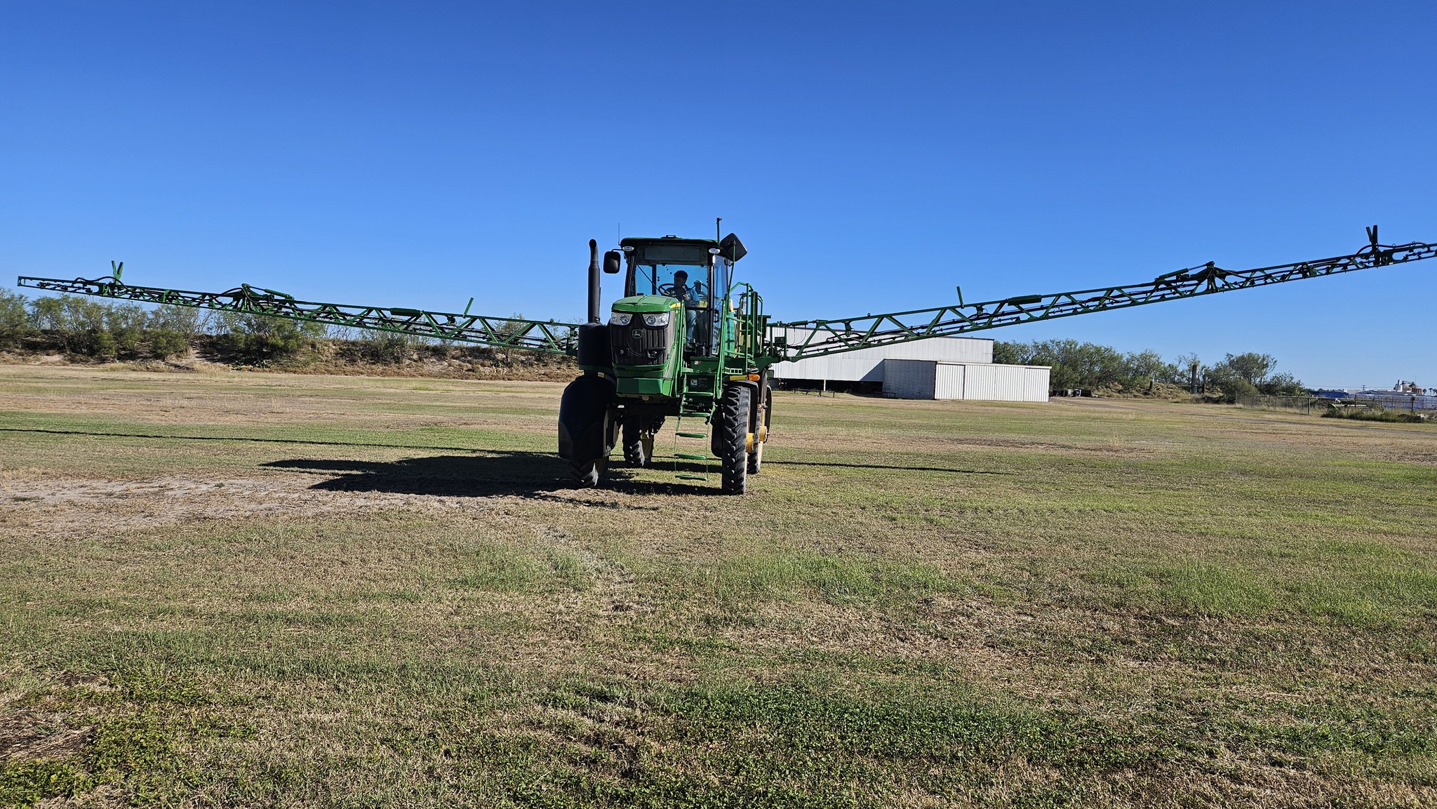 2022 John Deere R4023 Image 2
