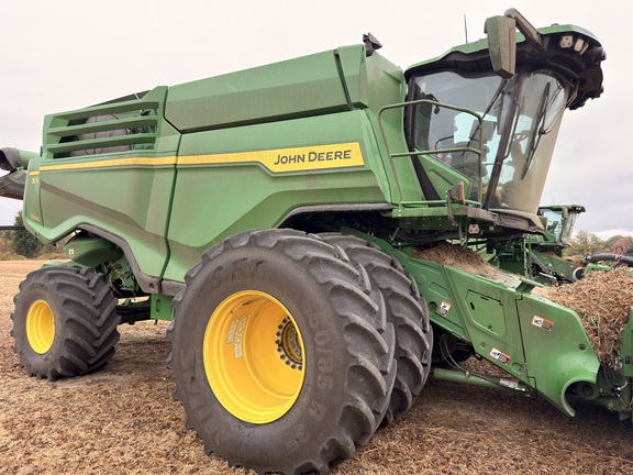 Photo of 2023 John Deere X9 1000