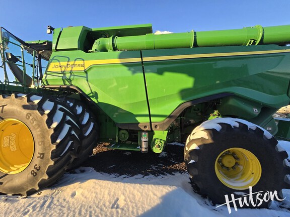Photo of 2023 John Deere X9 1000