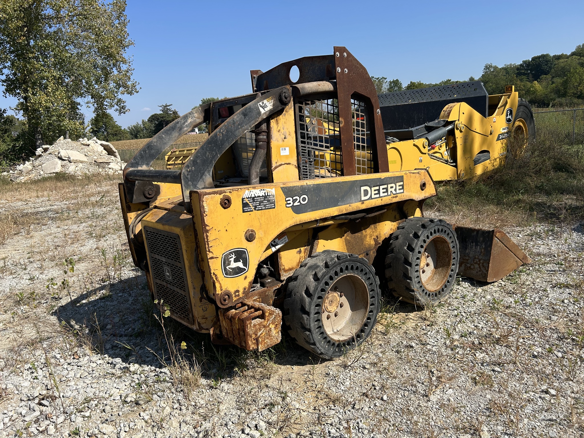 2008 John Deere 320 Image 5