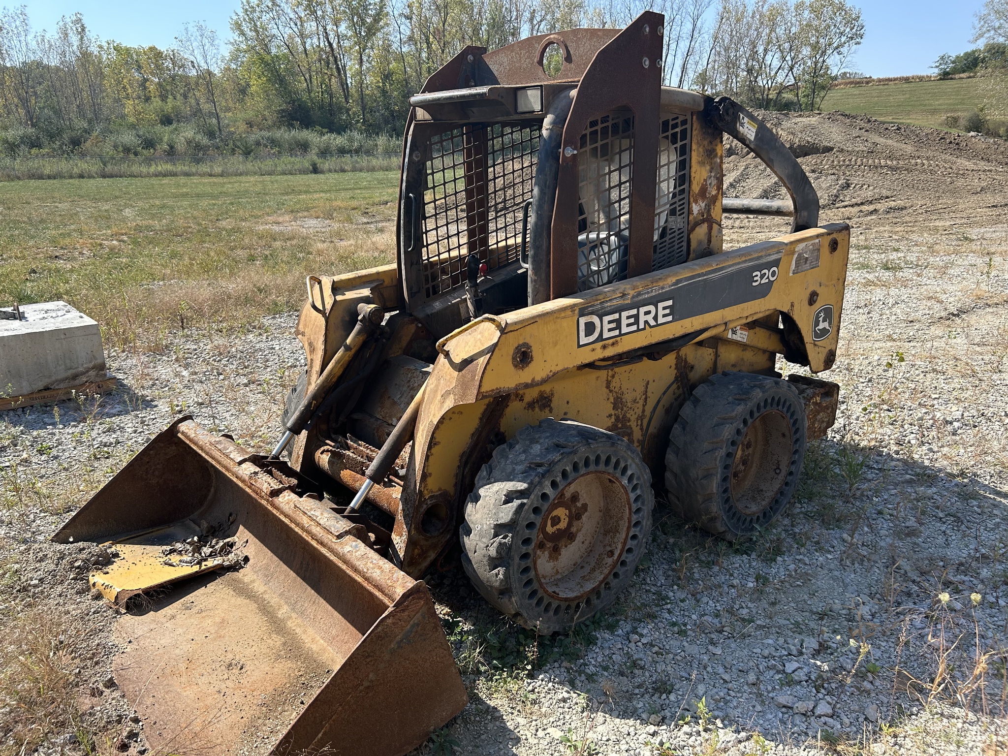 2008 John Deere 320 Image 1
