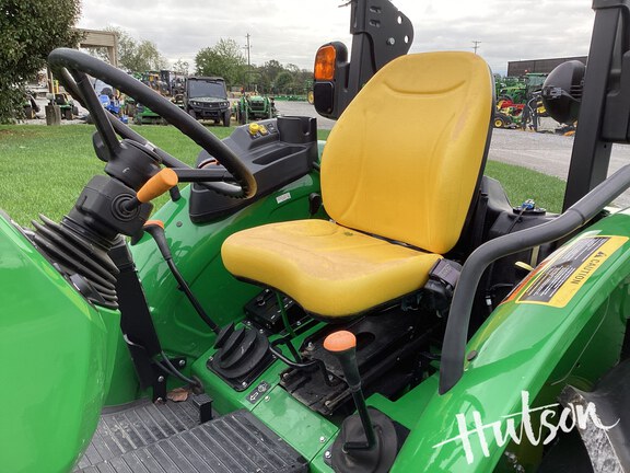 Photo of 2024 John Deere 5067E